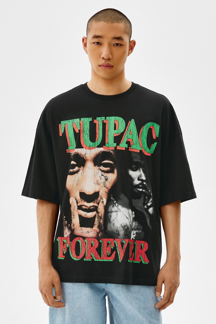 Itin laisvi marškinėliai su Tupaco atvaizdu ir trumpomis rankovėmis