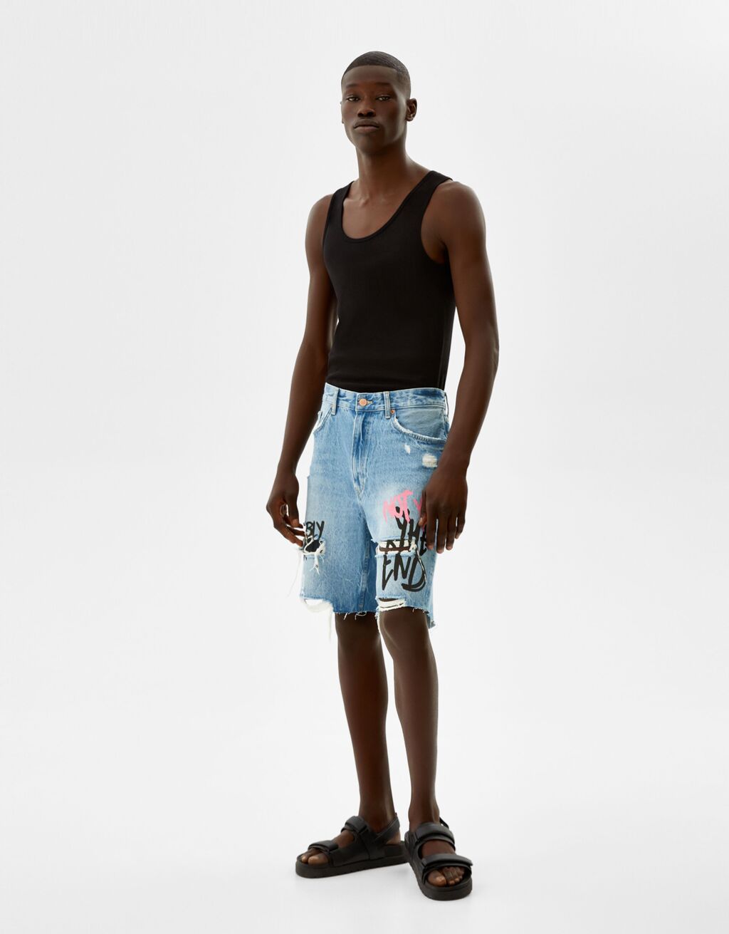 Jeans-Bermudashorts mit Rissen und Print