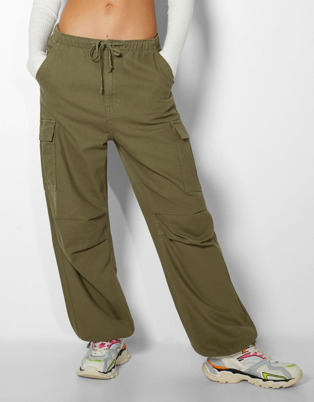 Cargo & Parachute Woman Bershka