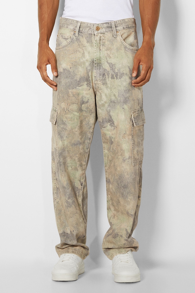 Printed cargo jeans