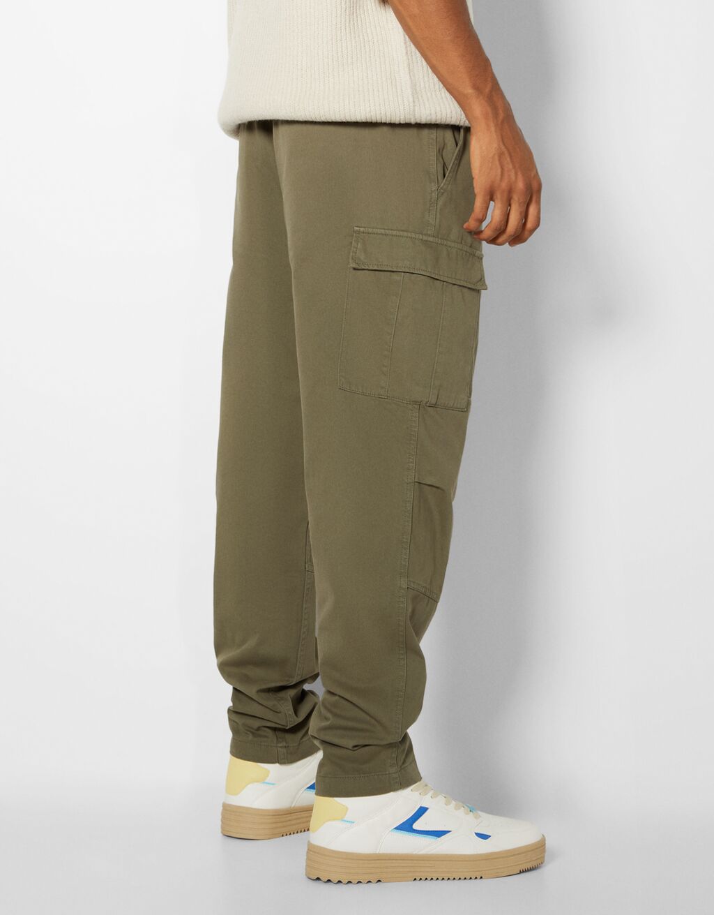 Regular-fit sweatpants-style cargo pants - Man | Bershka