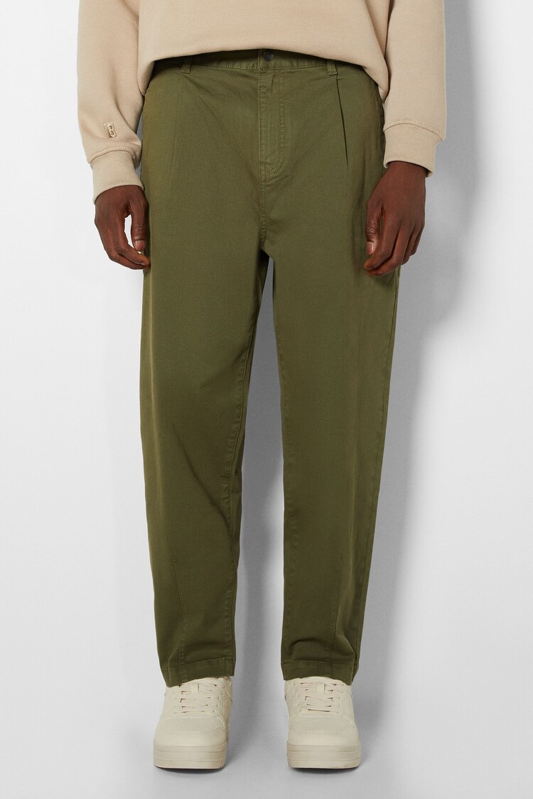 Loose fit cotton trousers with darts