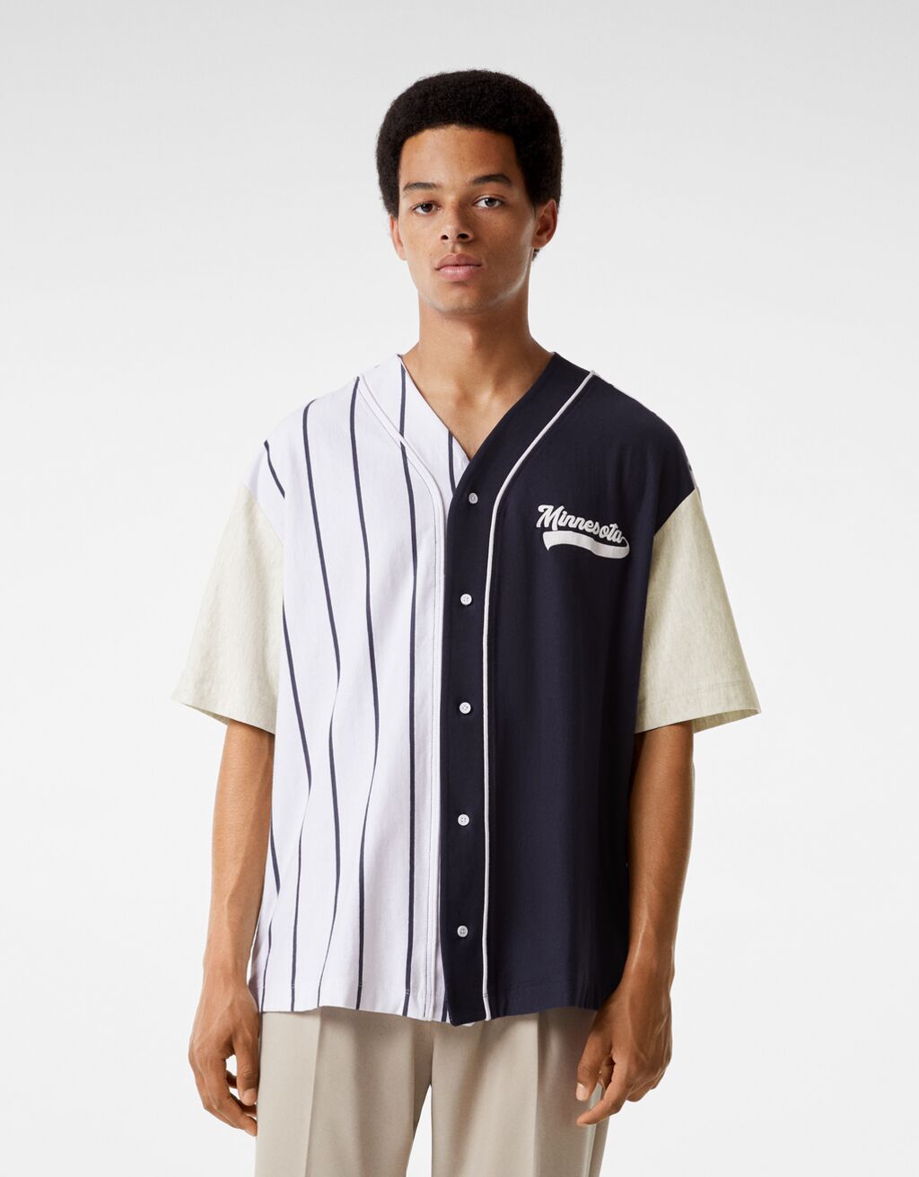 Риза в бейзболен стил с къс ръкав