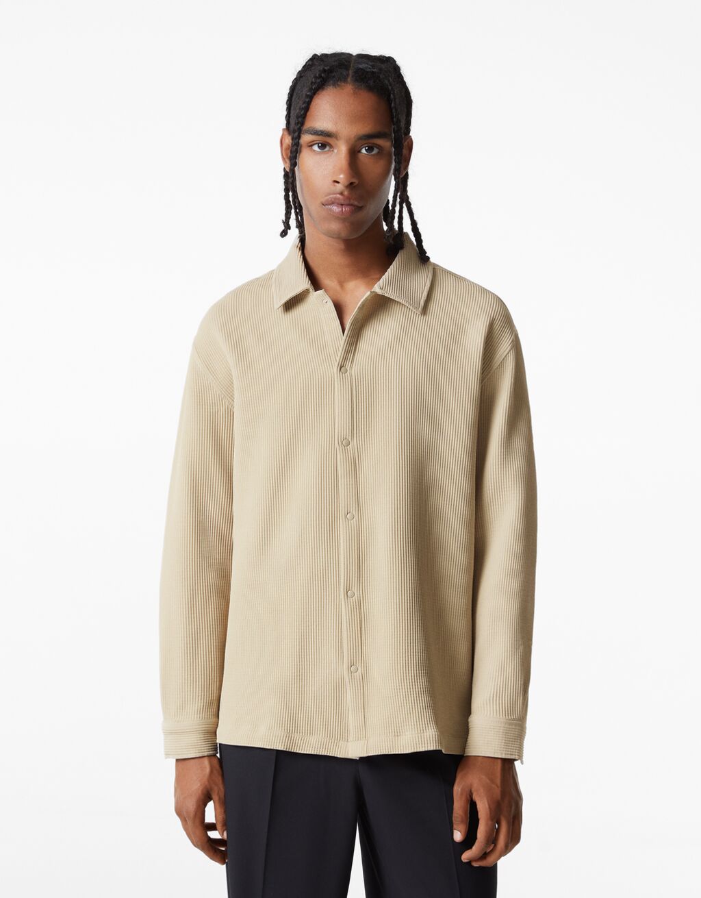 Loose-fit pleated overshirt with long sleeves
