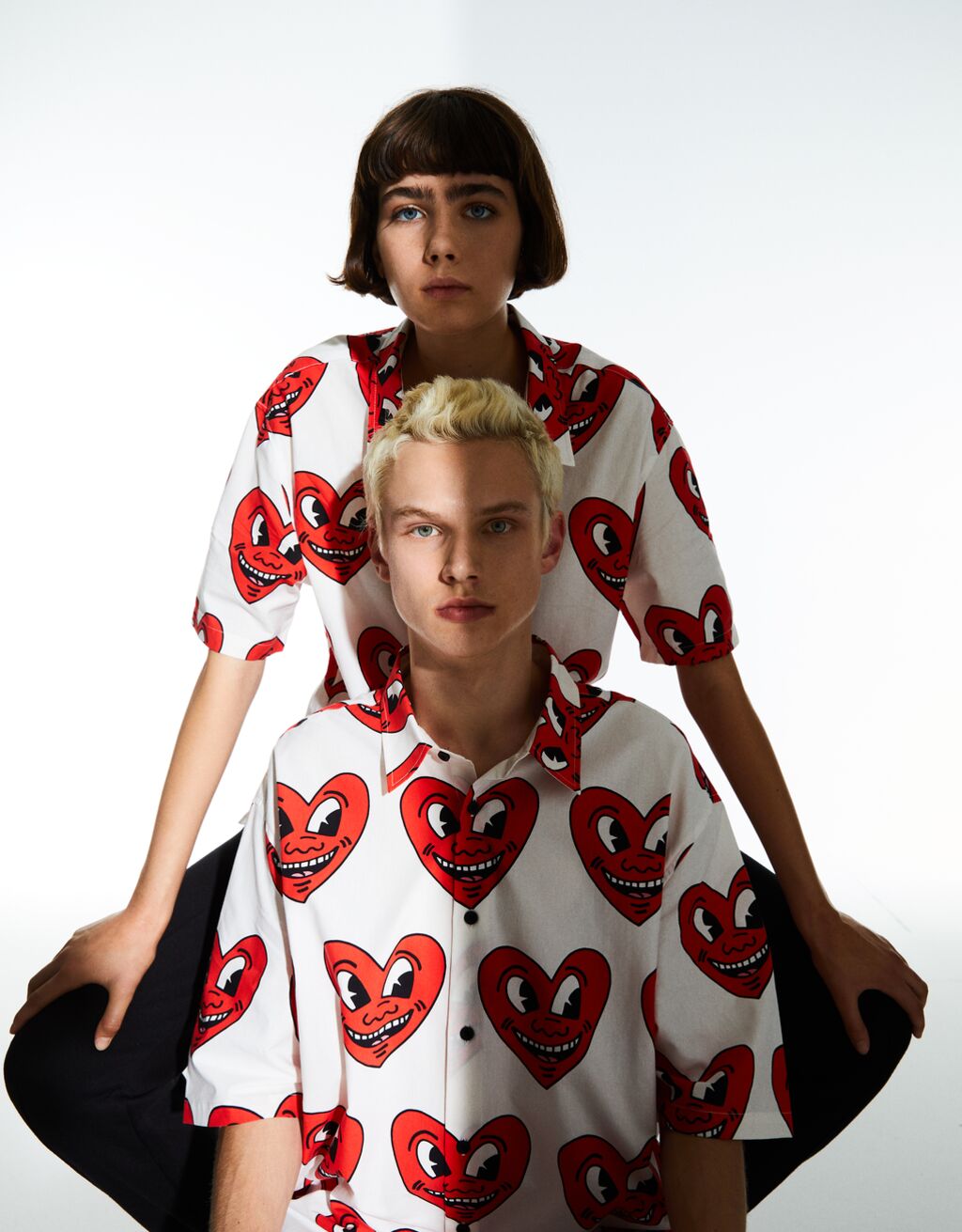 Camisa de manga curta com estampado Keith Haring