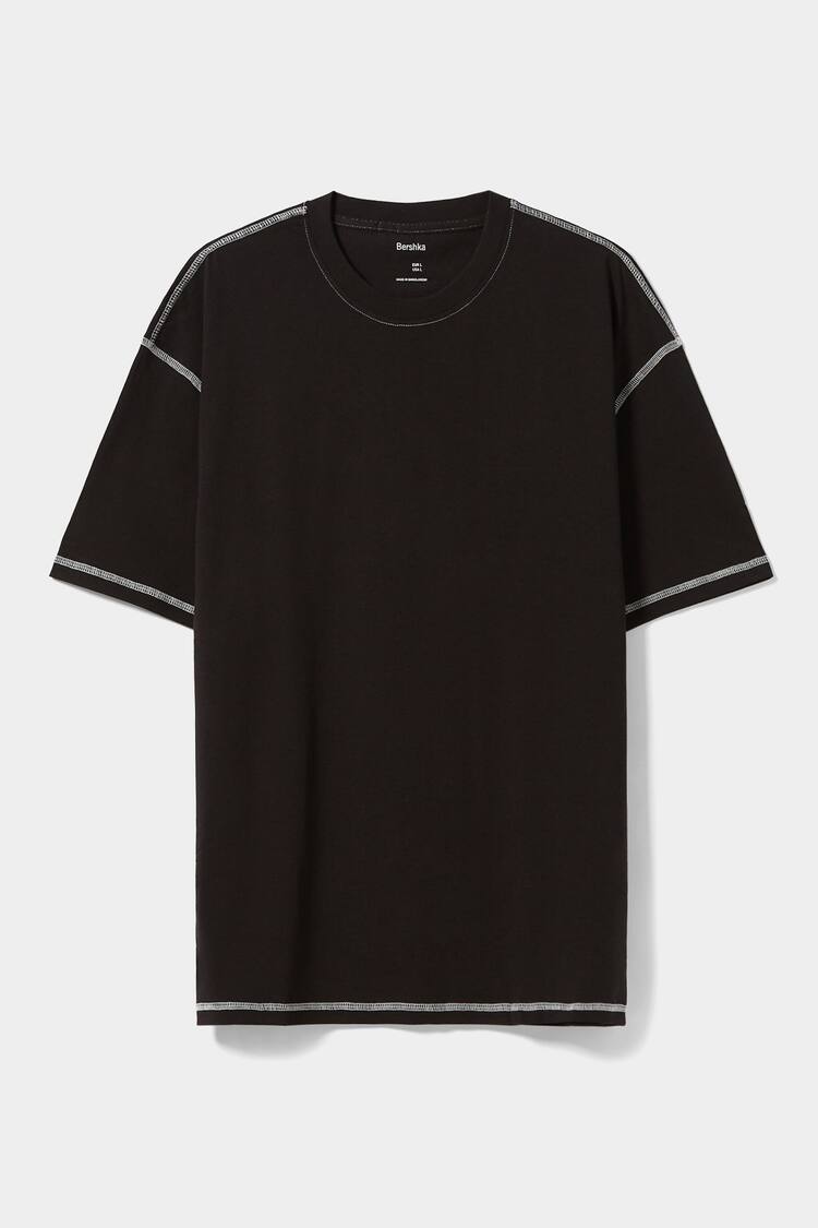 T-shirt regular fit de manga curta com fio em contraste