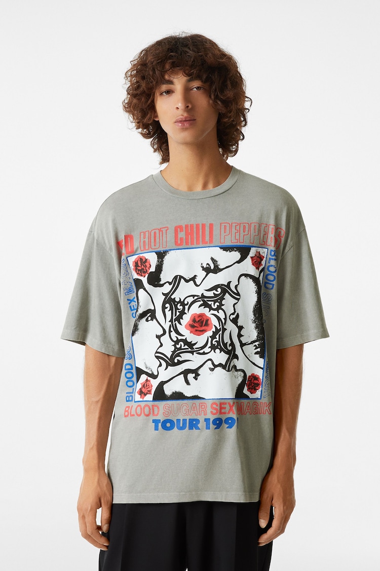 Kortærmet T-shirt med Red Hot Chili Peppers i regular fit