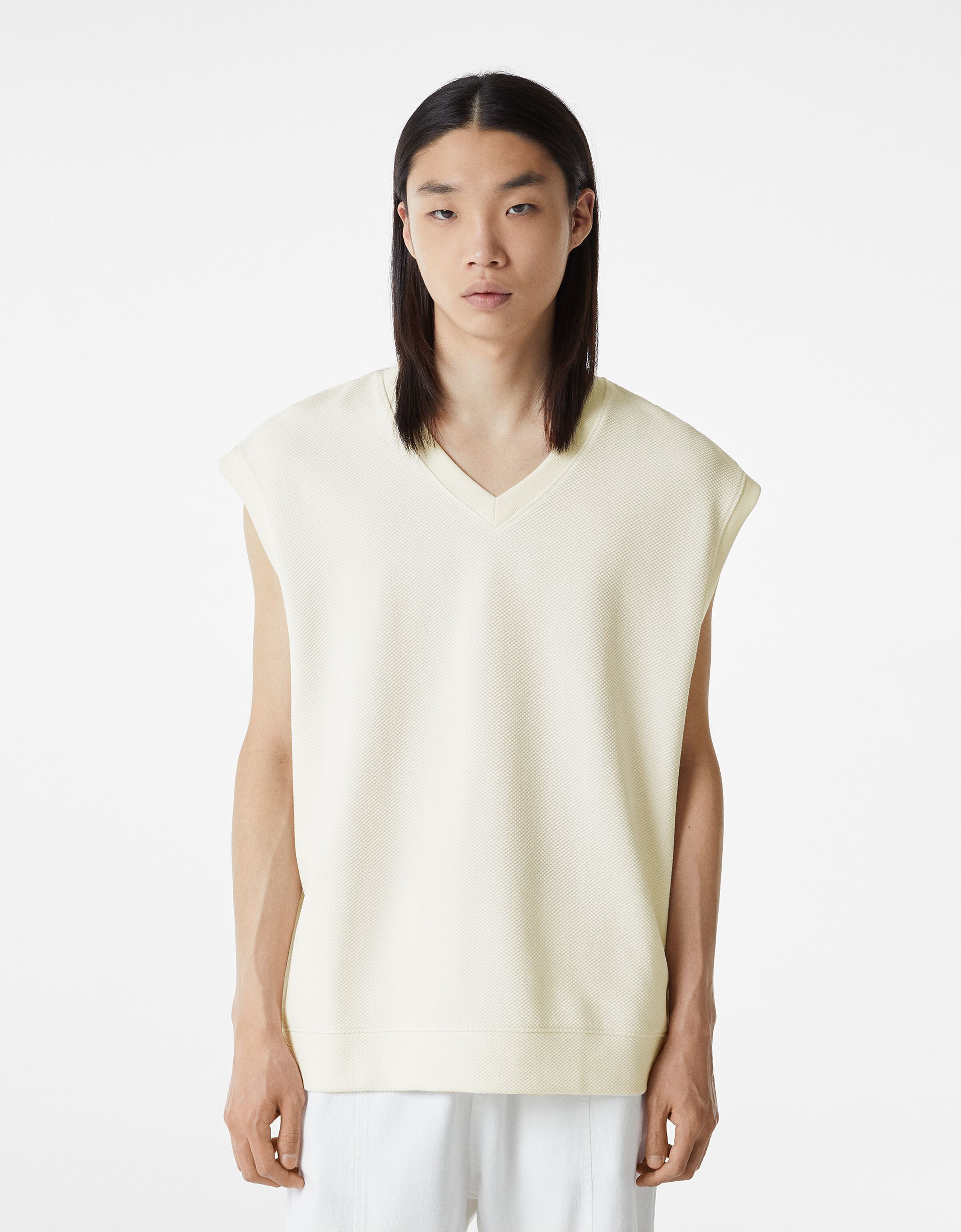 Knitted V-neck vest - Man | Bershka