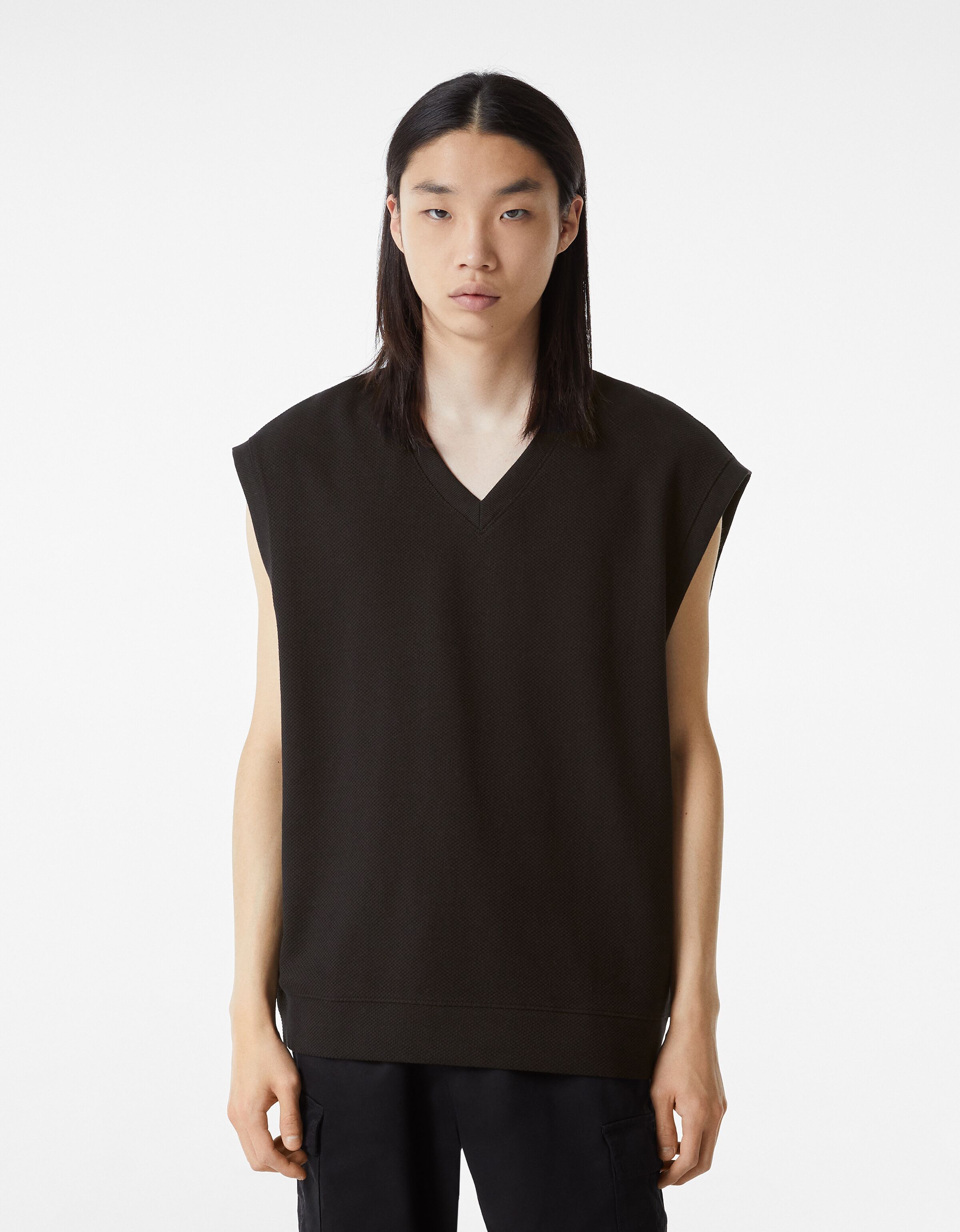 Knitted V-neck vest - Sweaters and 
