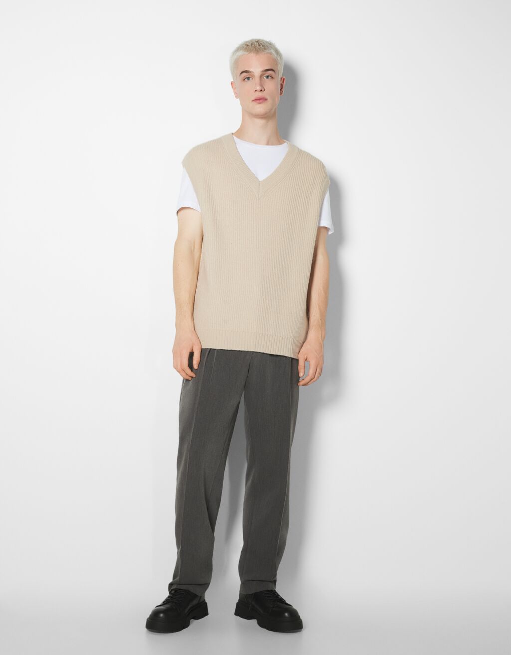 V-neck knit vest - Sweaters and 