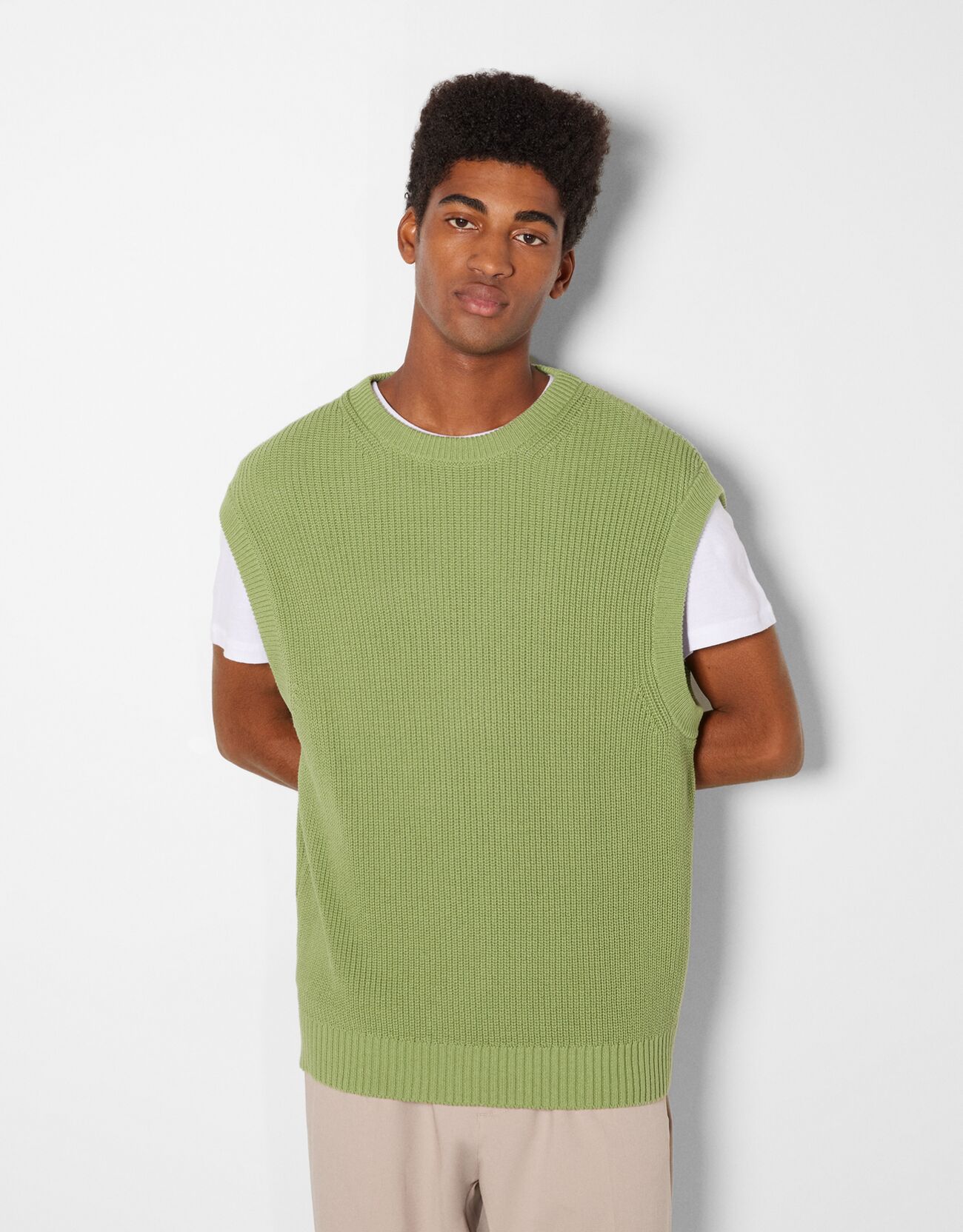 Round neck knit vest - Man | Bershka