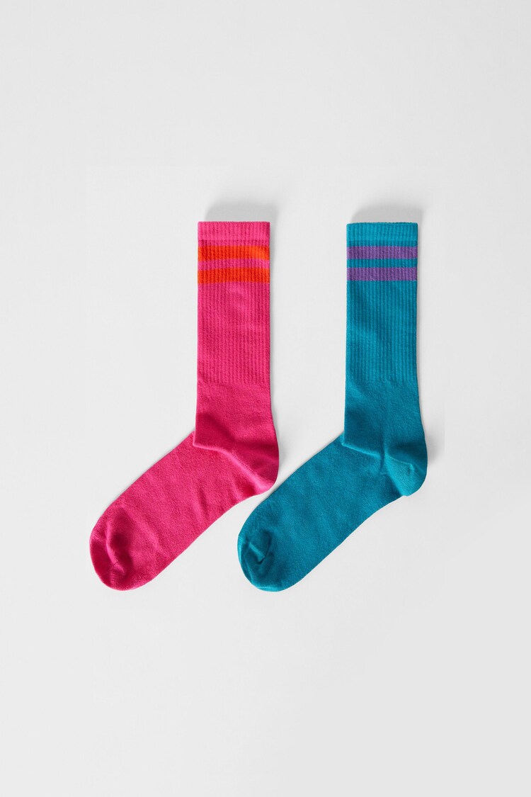 Pack of 2 pairs of colour block socks.
