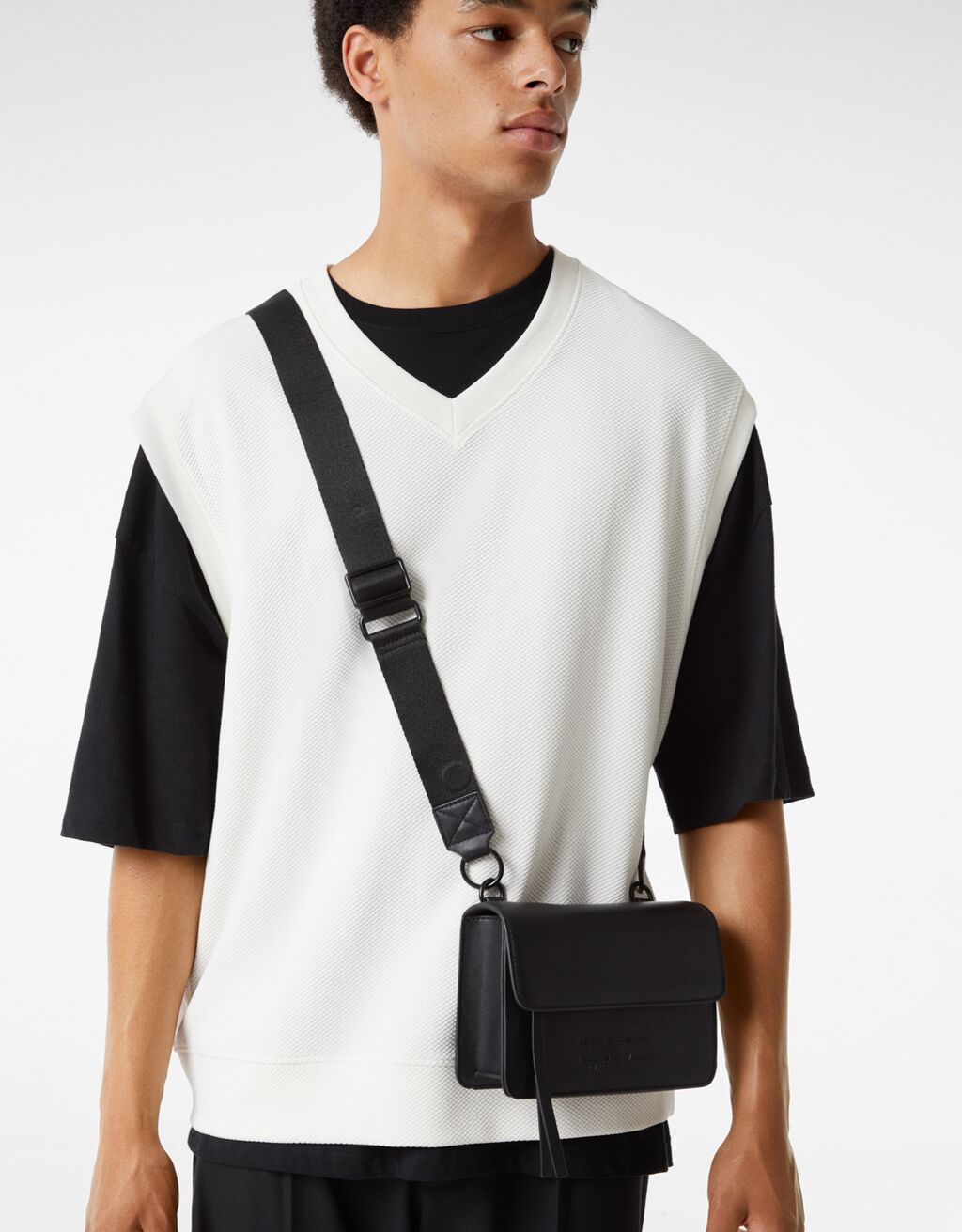 bolso bershka hombre