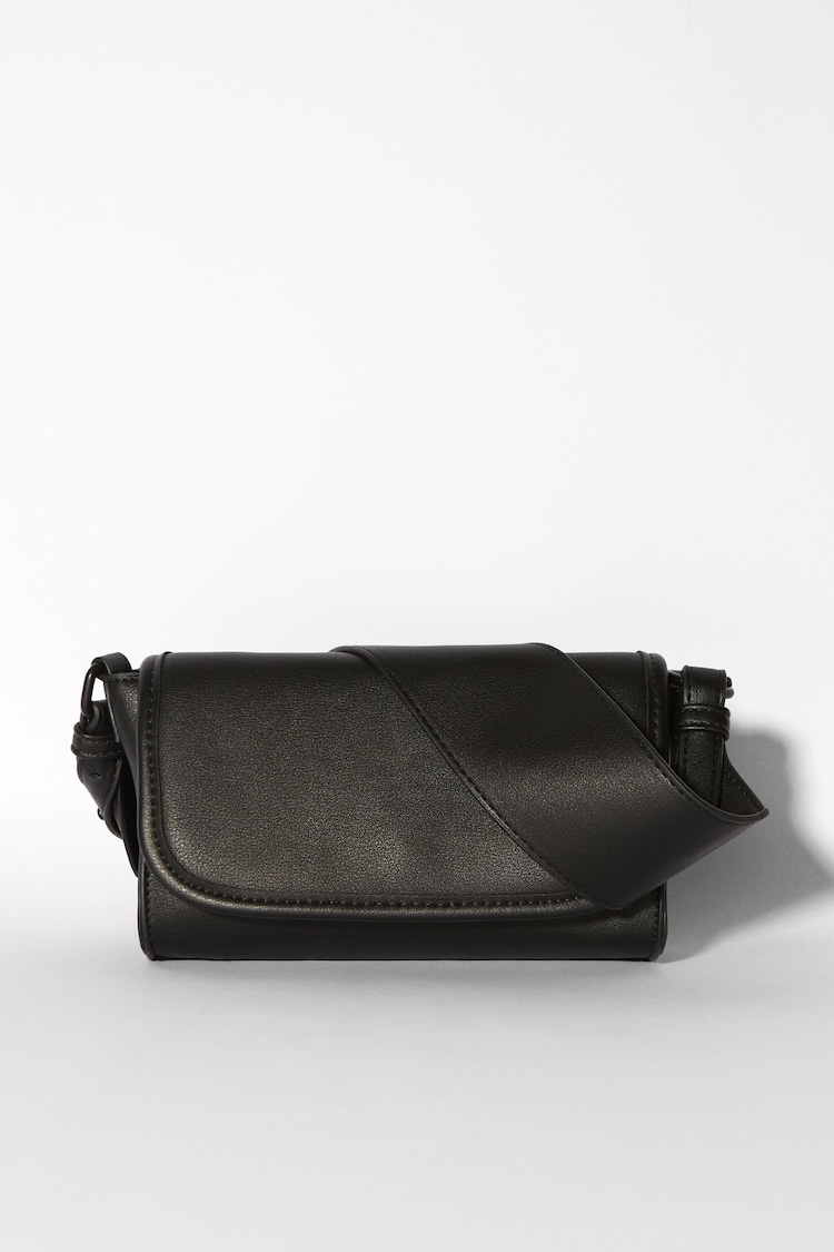 Crossbody bag with wide strap