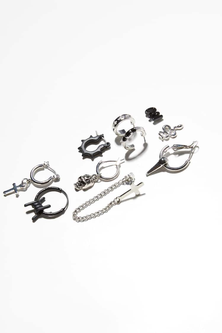 Set of 10 pairs of earrings