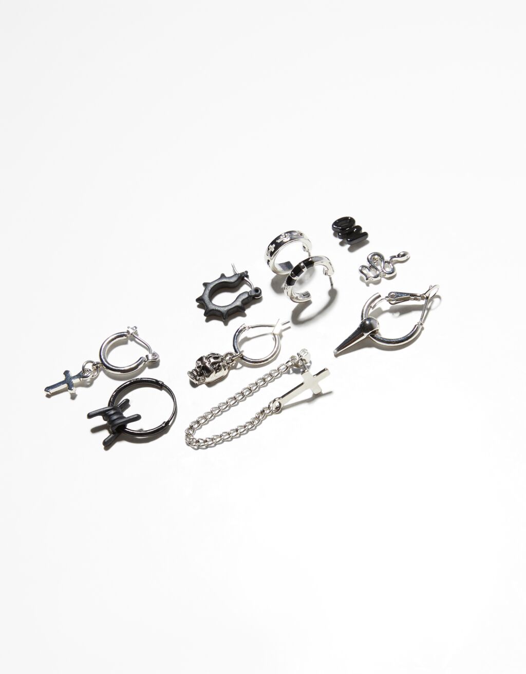 Set of 10 pairs of earrings
