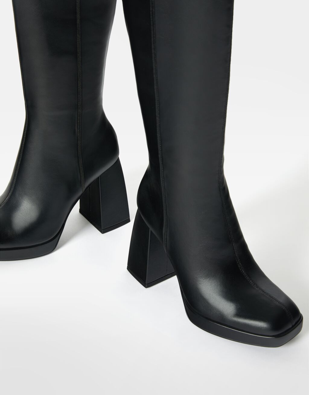 bershka knee high platform boots in black pu