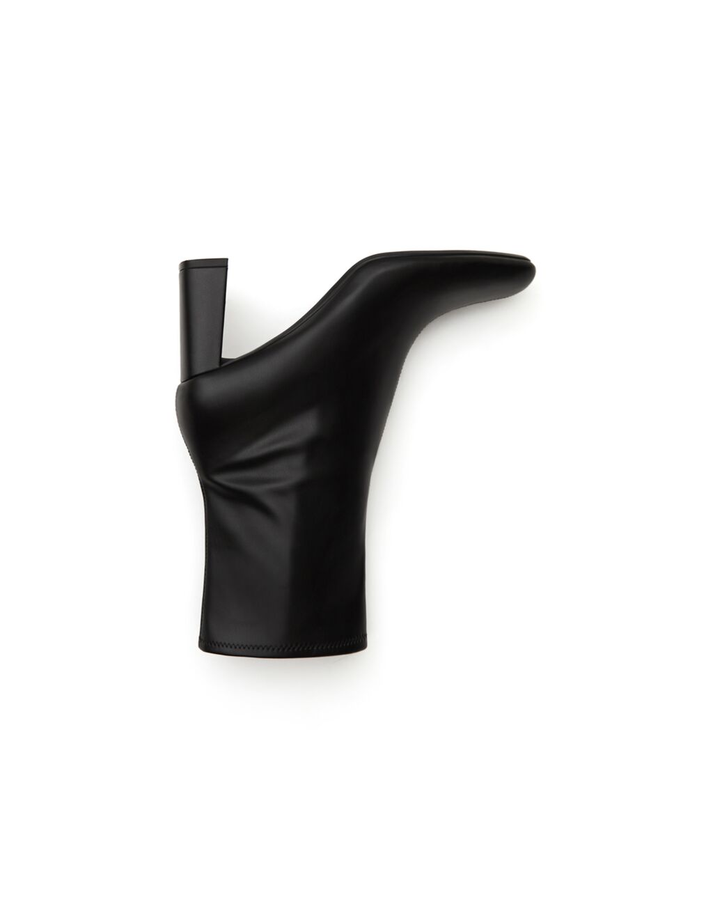 Bottines à talon moulantes vernies