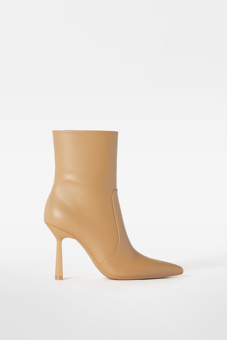 Fitted high-heel ankle boots