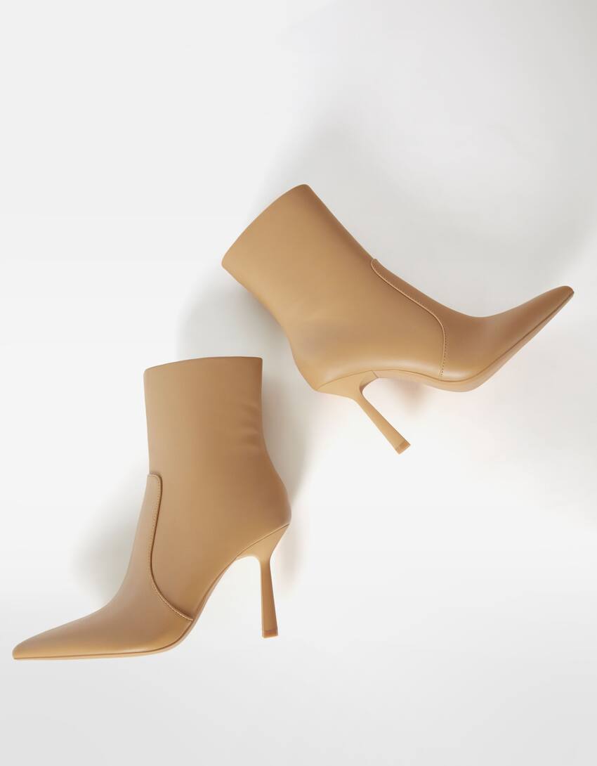Fitted high-heel ankle boots - Woman | Bershka