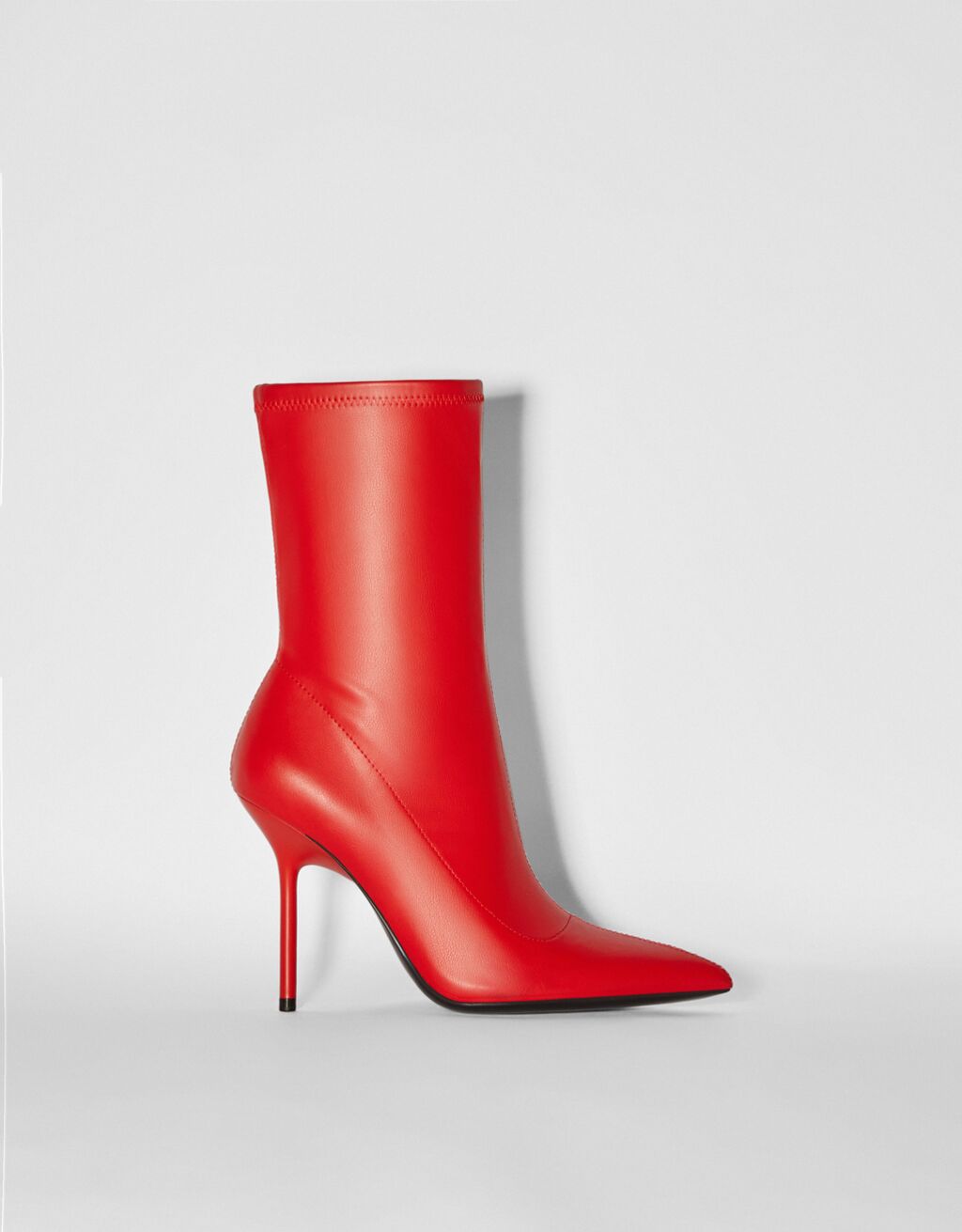 Fitted high-heel ankle boots