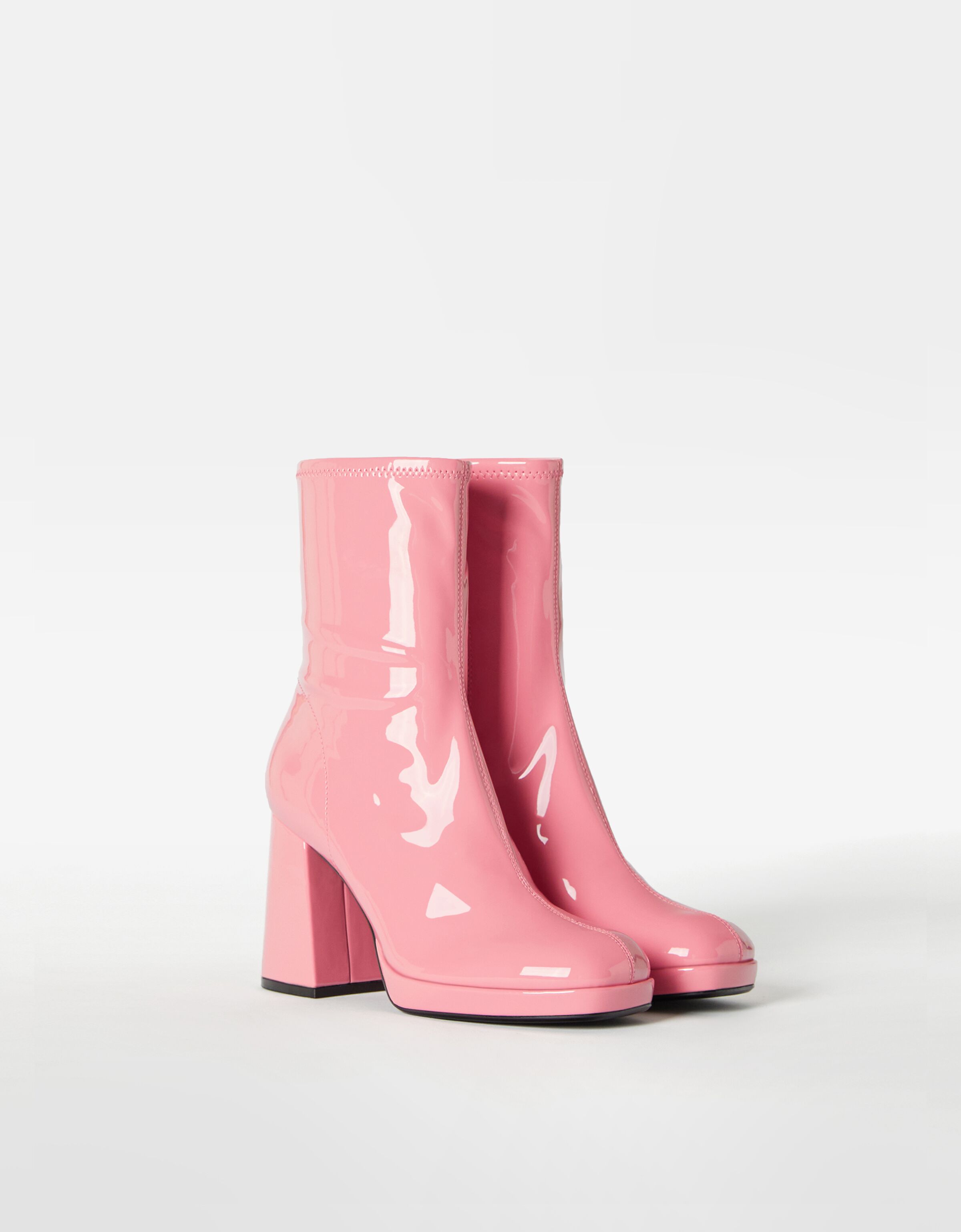 Fitted high-heel mini platform ankle