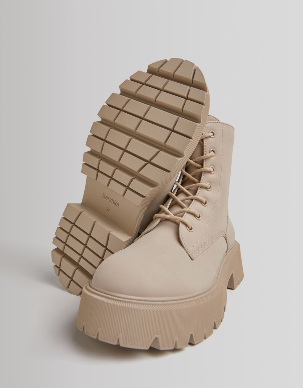 Laceup flat ankle boots Woman Bershka