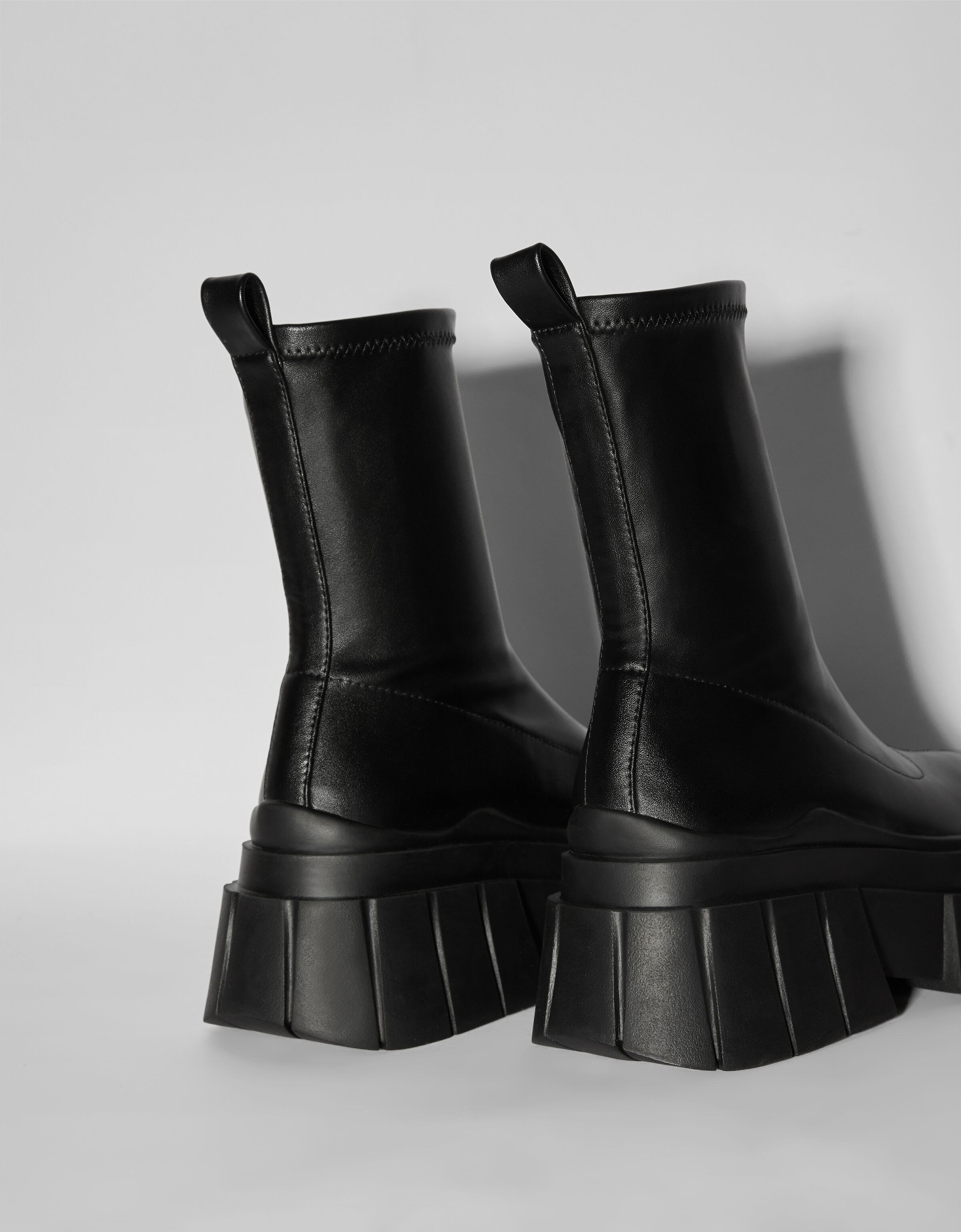 Fitted platform ankle boots - Shoes 