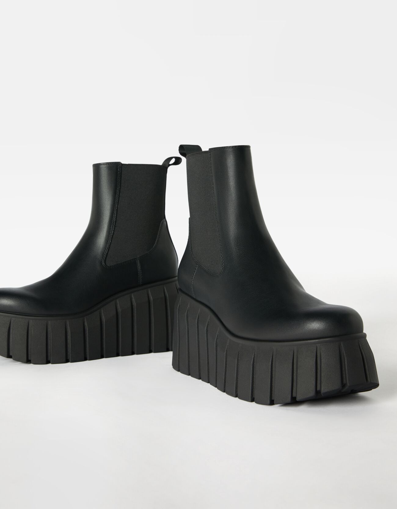 XL platform ankle boots with elastic 