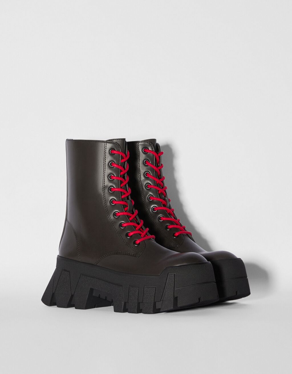 Ankle boots with XL track soles Woman Bershka