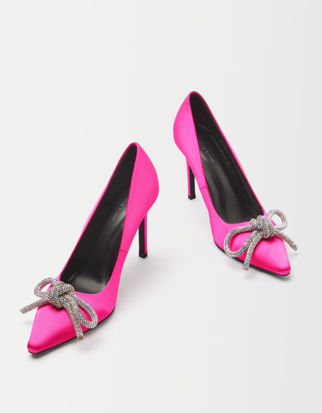 High-heel shoes with embellished bow - Woman | Bershka
