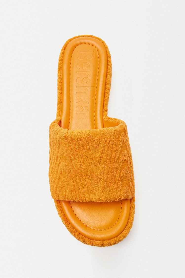 Sandales plates tissu éponge