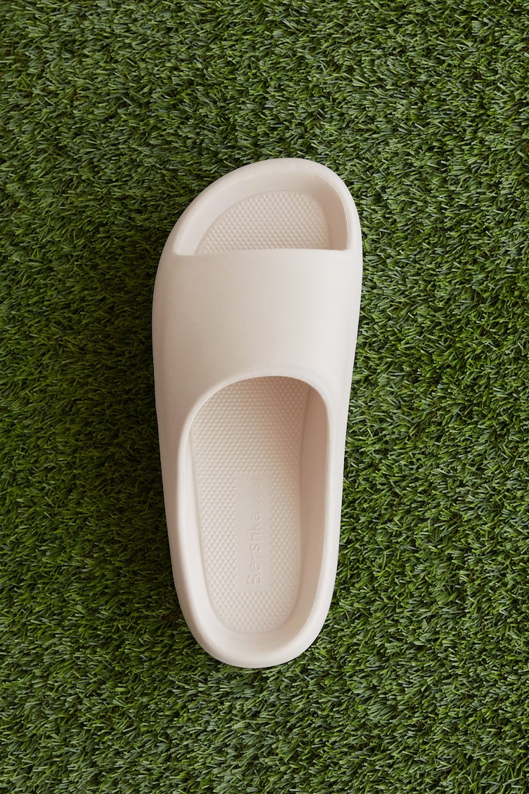 Textured flat sandals