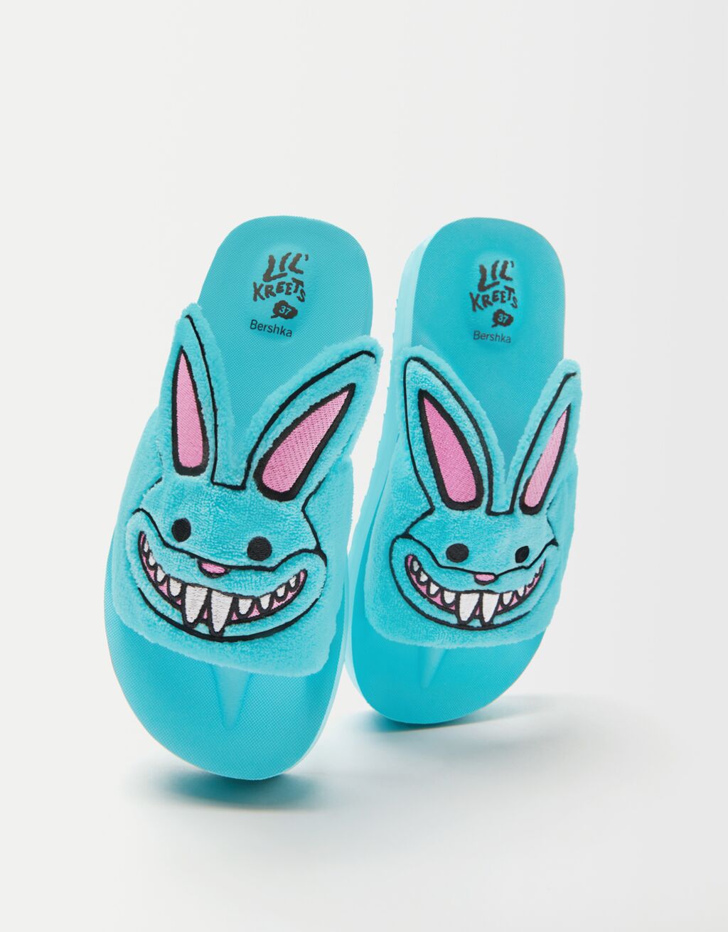 Sandalia plana LIL´KREETS conejo - Zapatos - Mujer | Bershka