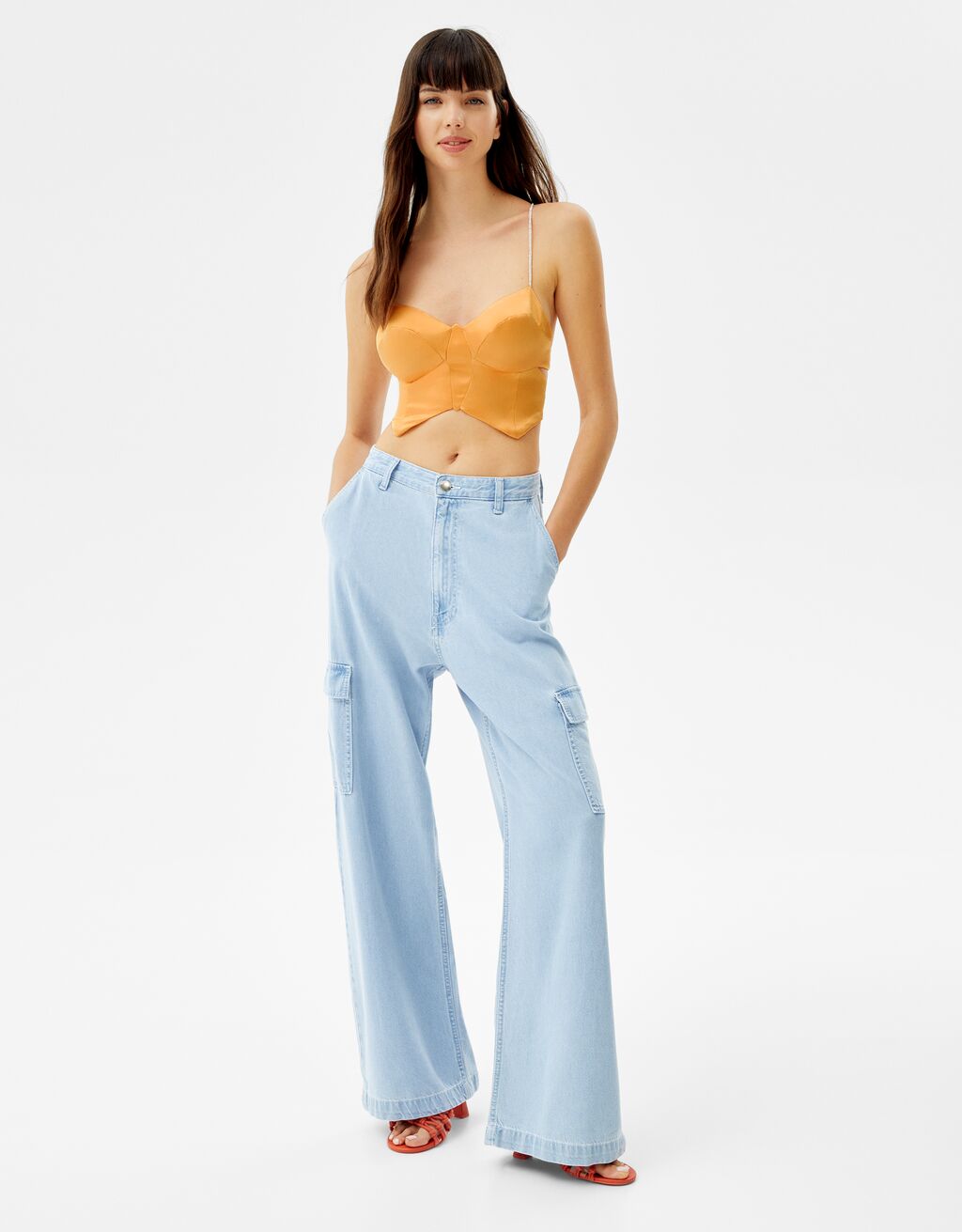 Bershka: la falda denim que parece un short y otras novedades Total look-Naranja-0