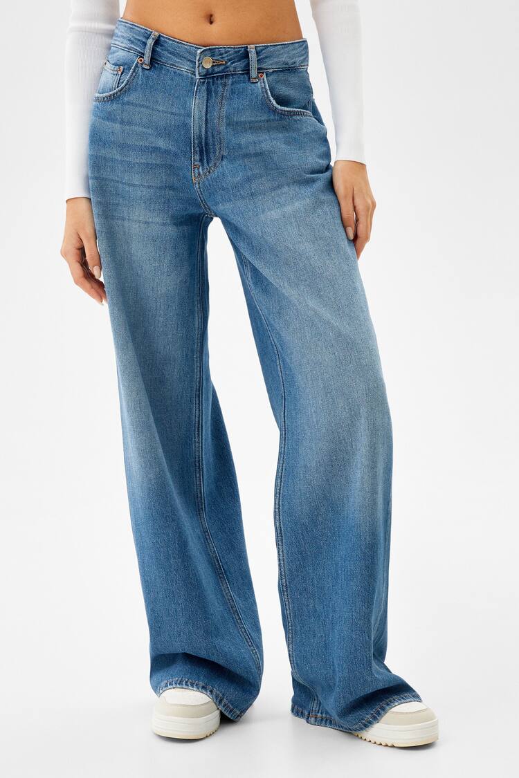 Low-waist relaxed baggy jeans