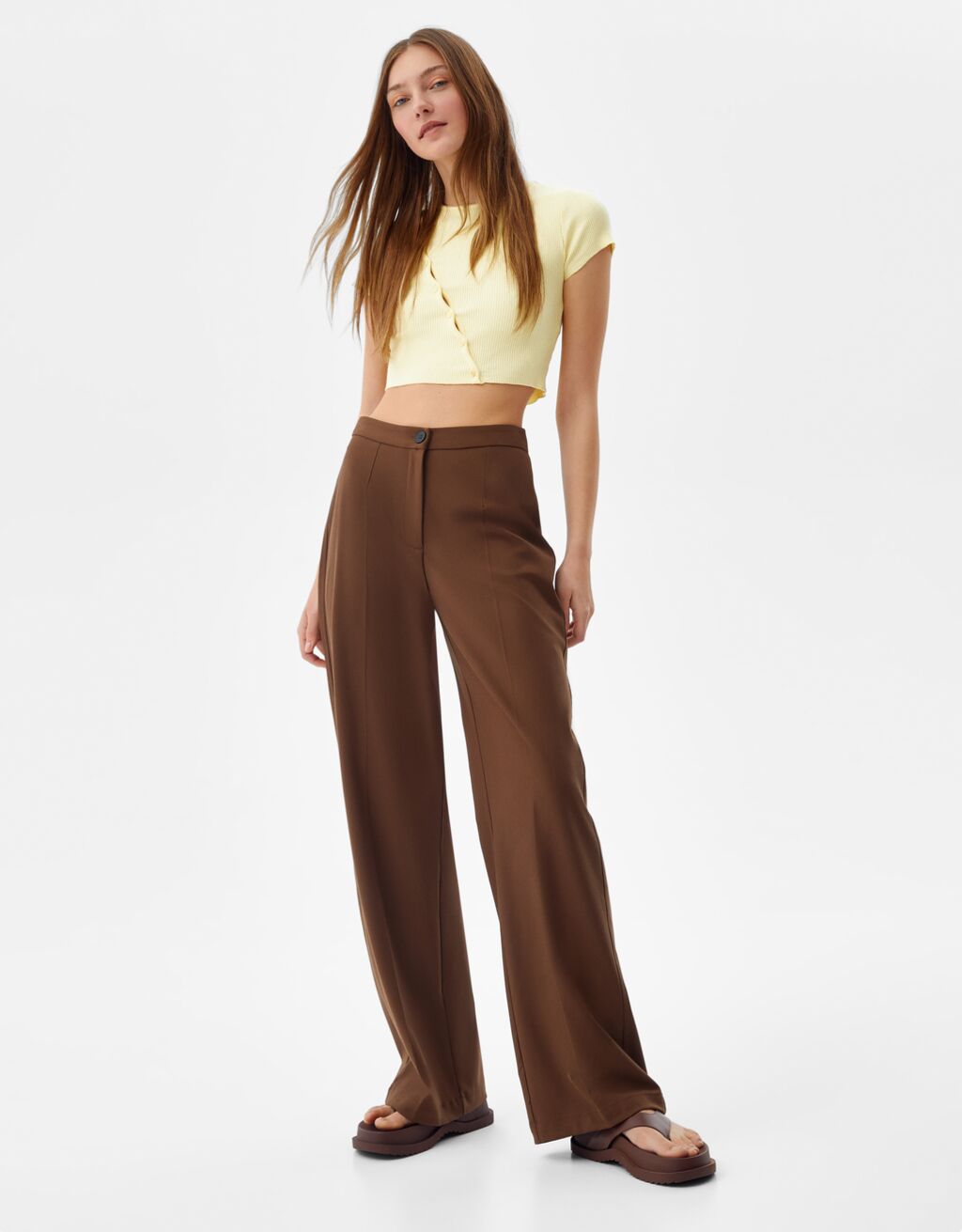 Wide-leg trousers with back pocket 
