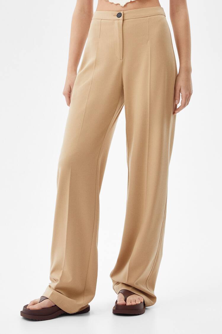 Wide-leg trousers with back pocket