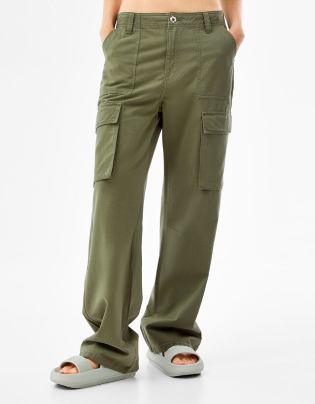 cargo pants beige bershka