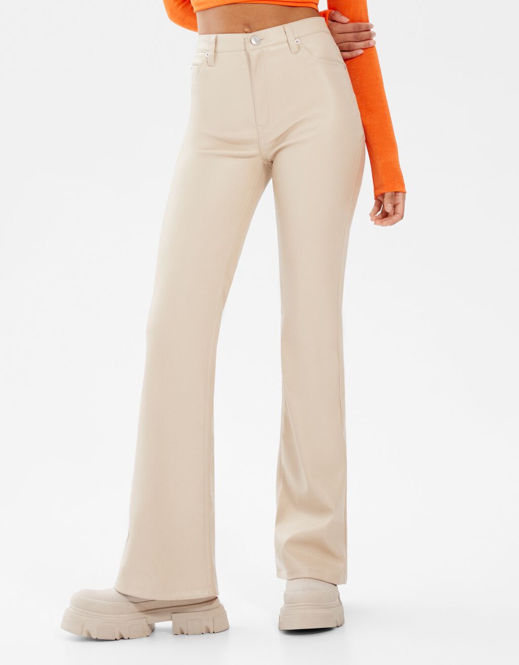 Pantaloni flare effetto pelle - Donna | Bershka