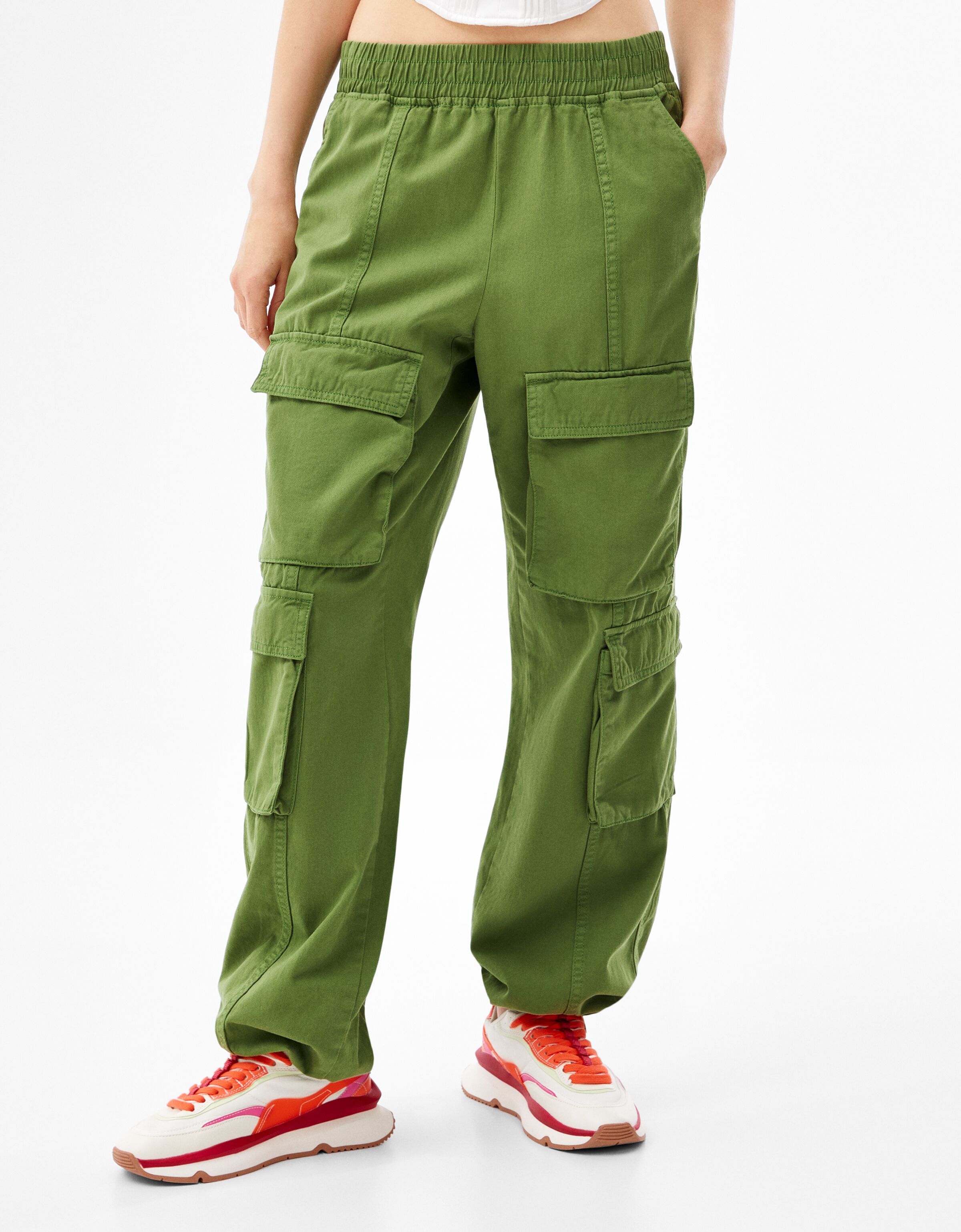 Pantalón cargo bombacho cordón - Mujer | Bershka
