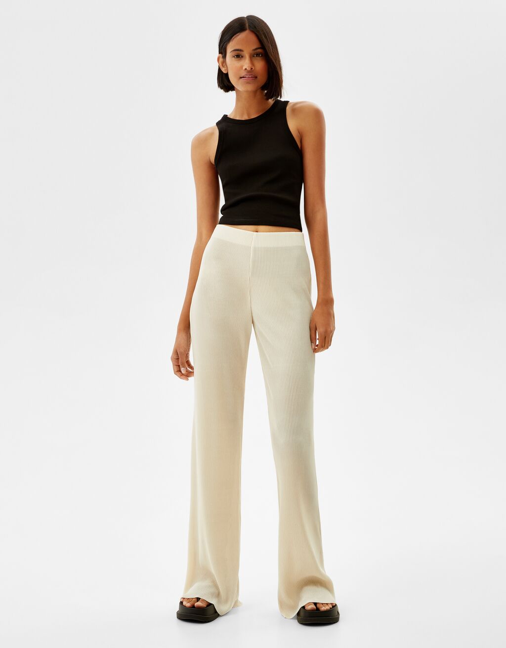 Wide-leg pleated pants - Woman | Bershka