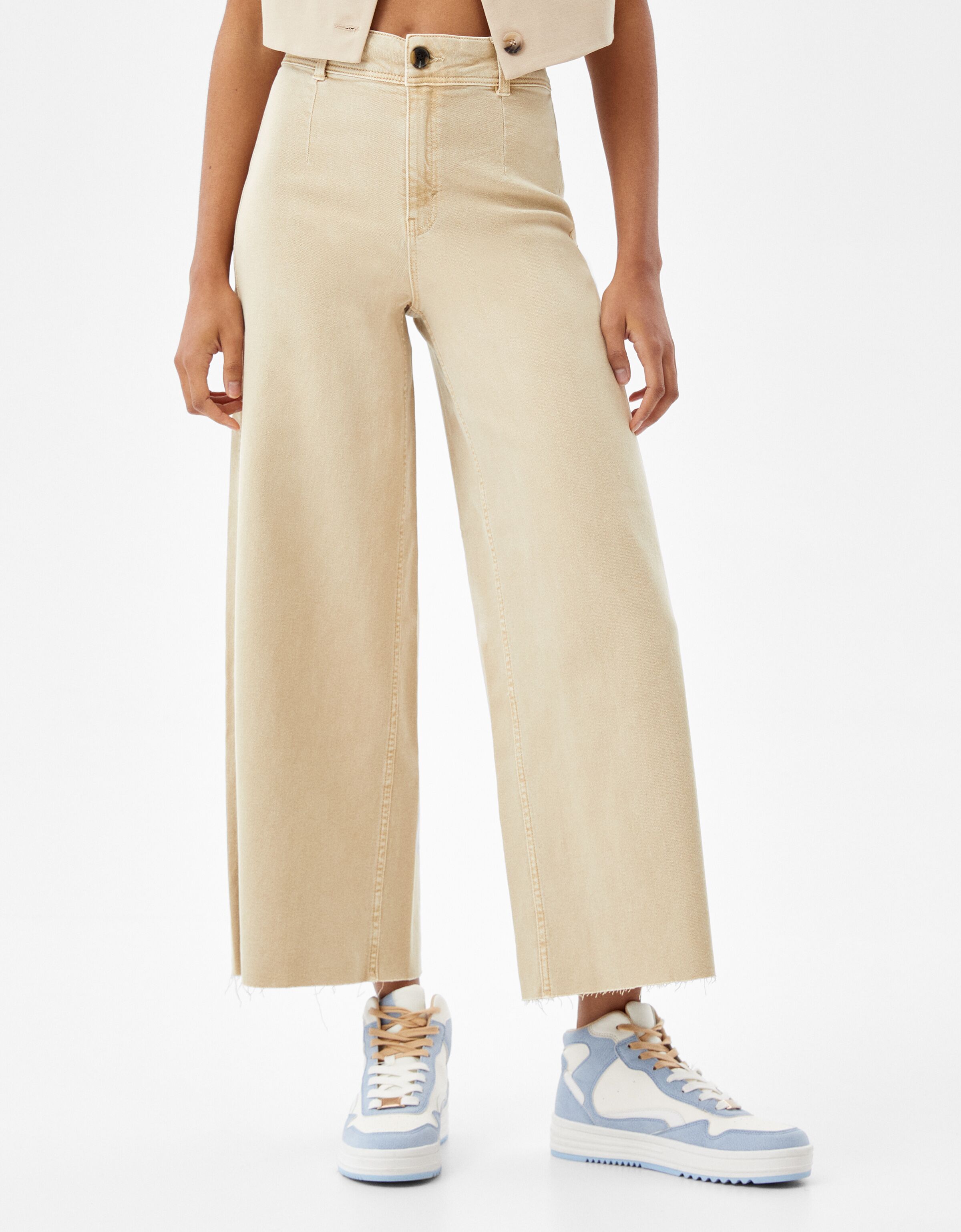 Wide-leg cropped buttoned trousers 