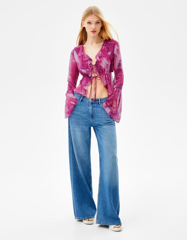 camicetta con volant