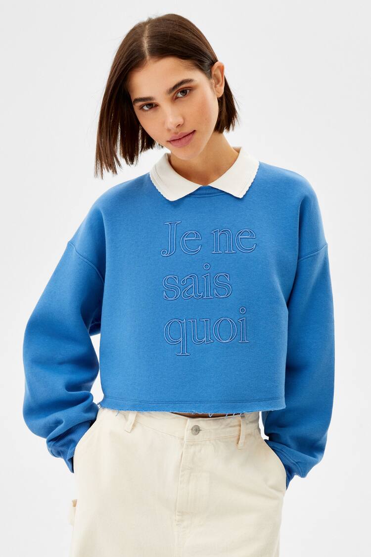 Cropped sweatshirt with embroidery and a polo collar