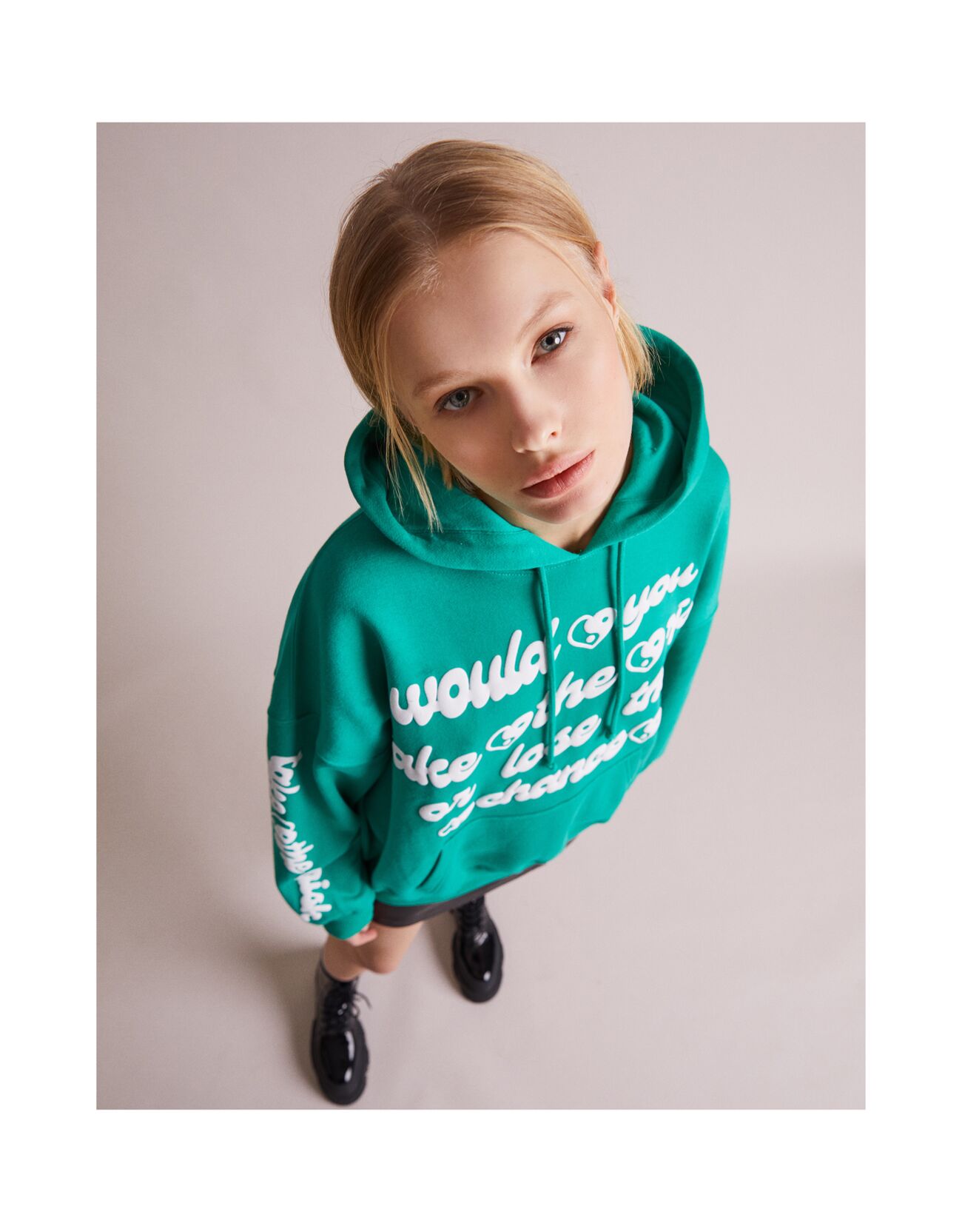 Bershka - Sudadera capucha print