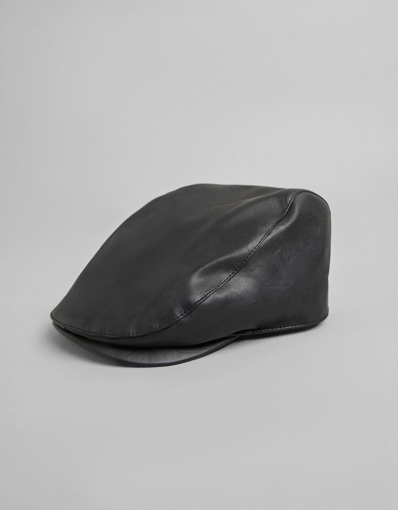 Faux leather beret - Accessories 