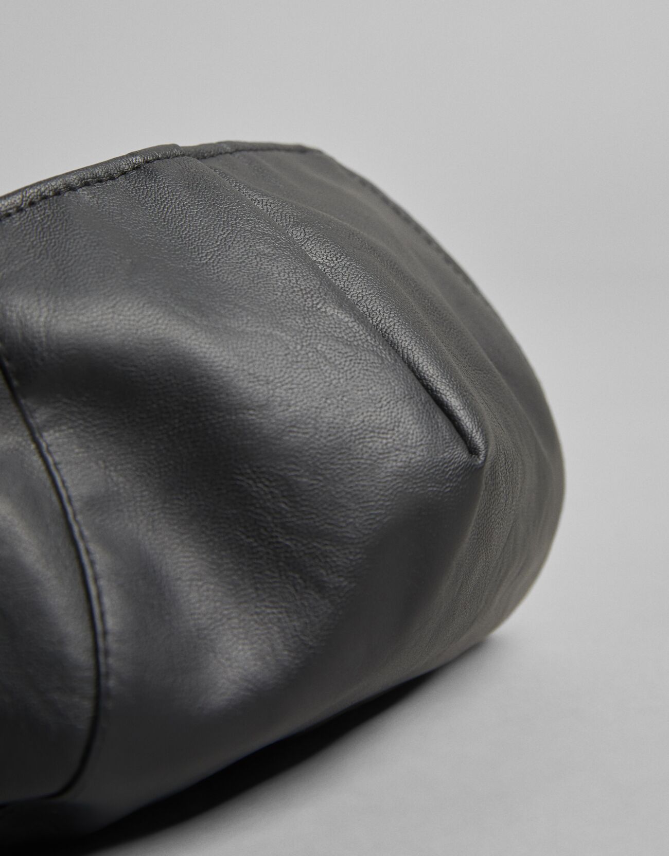 Bershka - Faux leather beret