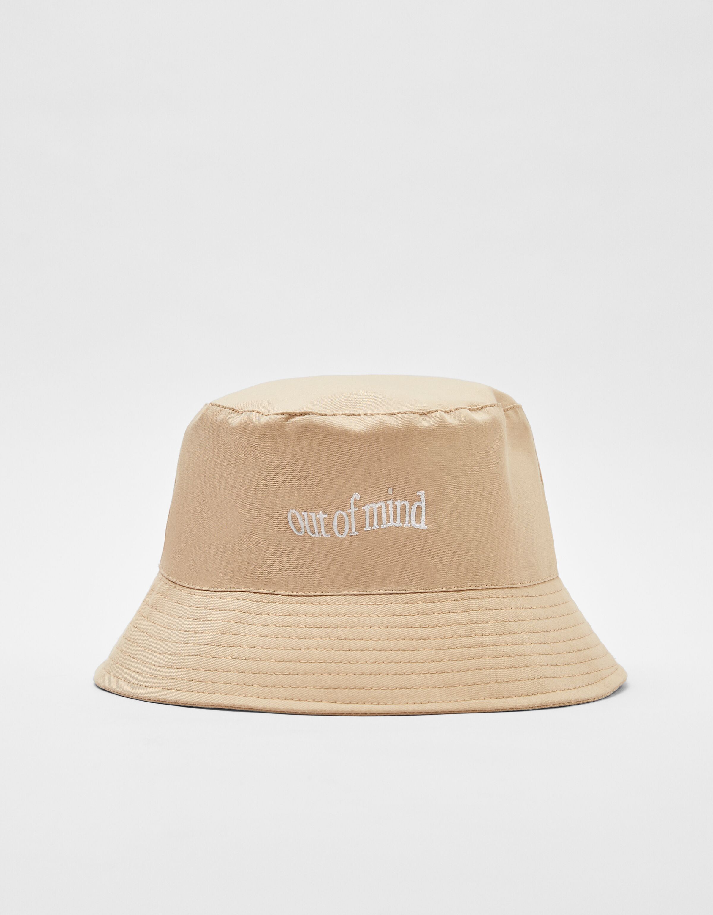 Bucket hat with embroidery 