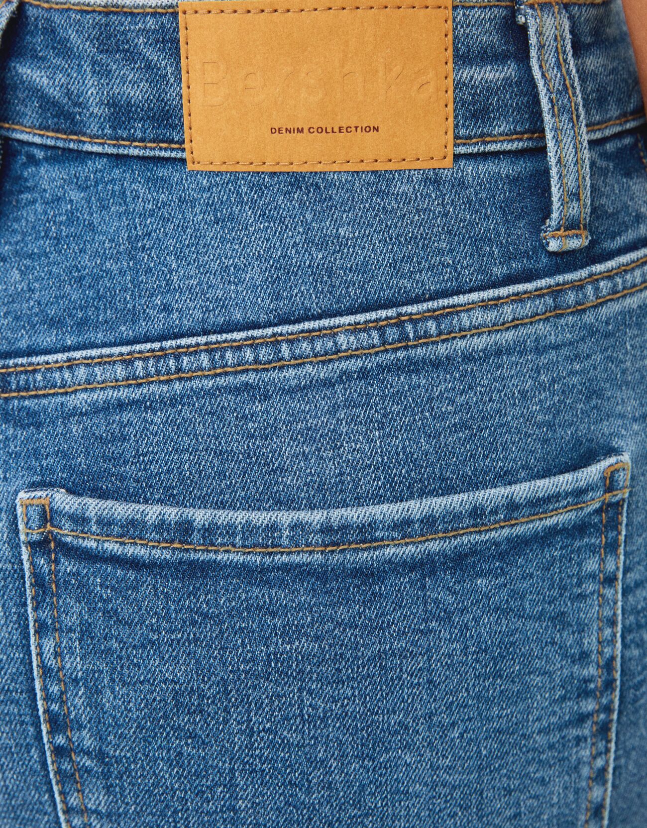 Bershka - High-waist comfort slim-fit straight-fit jeans